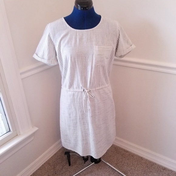 G.H. Bass & Co. Dresses & Skirts - NEW GH Bass & Co Cotton Striped Tie Waist Dress M